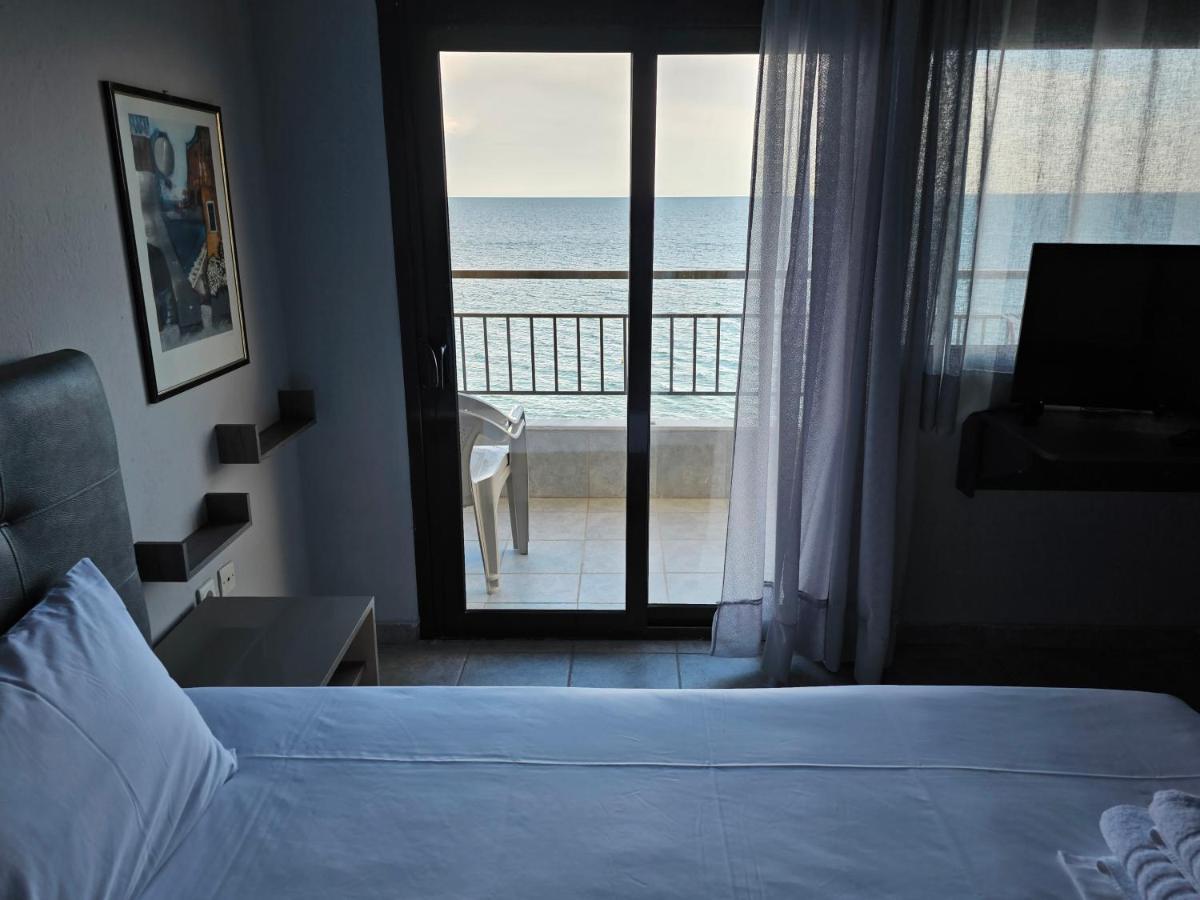 Studio Just On The Beach Paralía Esterno foto