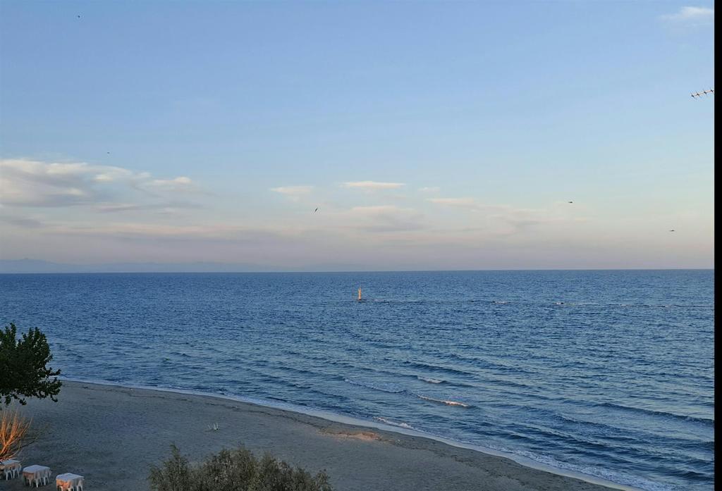Studio Just On The Beach Paralía Esterno foto