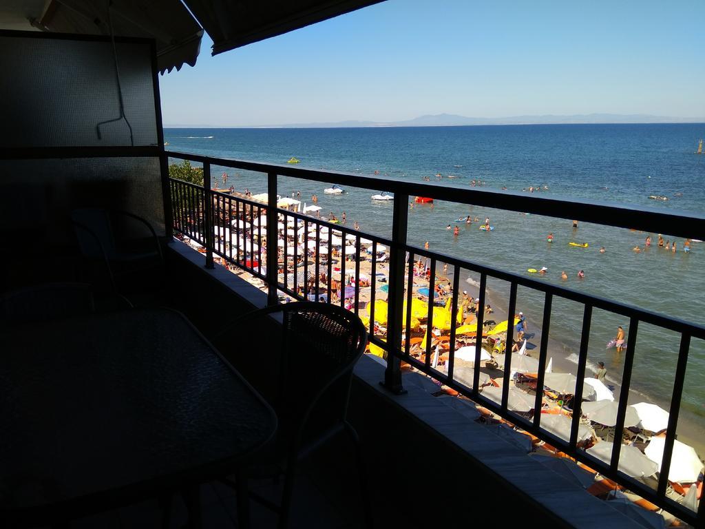 Studio Just On The Beach Paralía Esterno foto